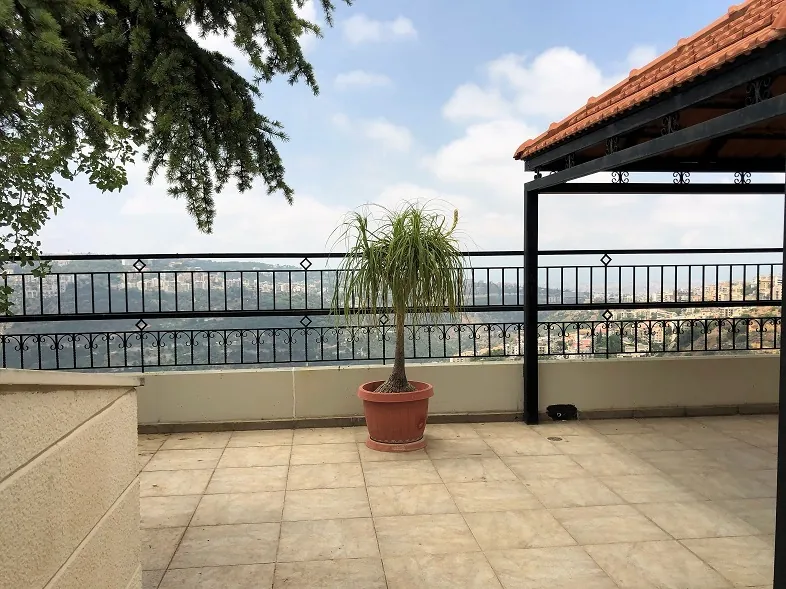 Duplex for Rent in Monteverde, Metn with View