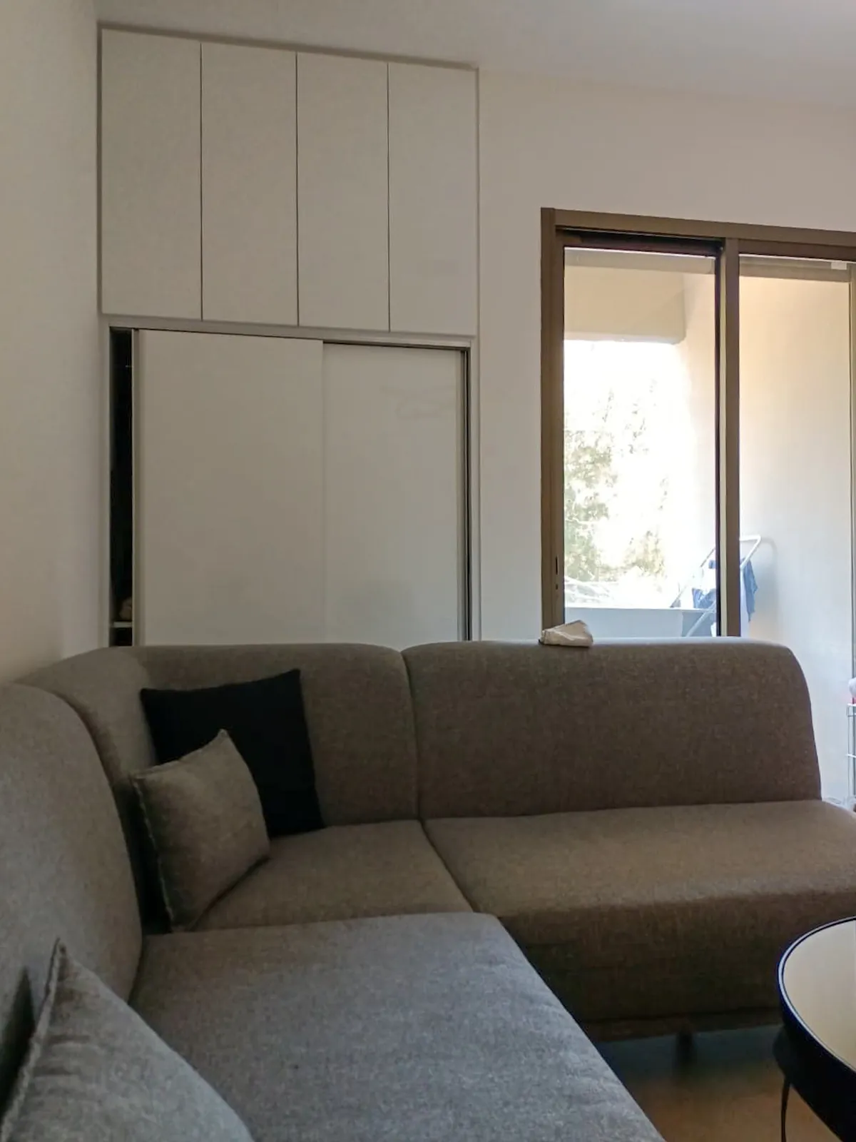 Furnished Apartment in Zikrit with Sea and Mountain View — الصورة 5