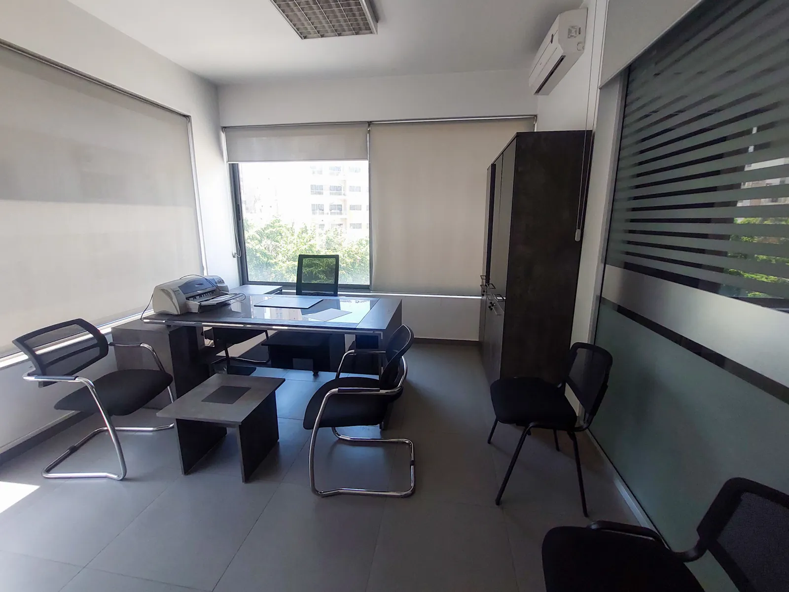 Fully Furnished Office in Dekwaneh, Metn — الصورة 2