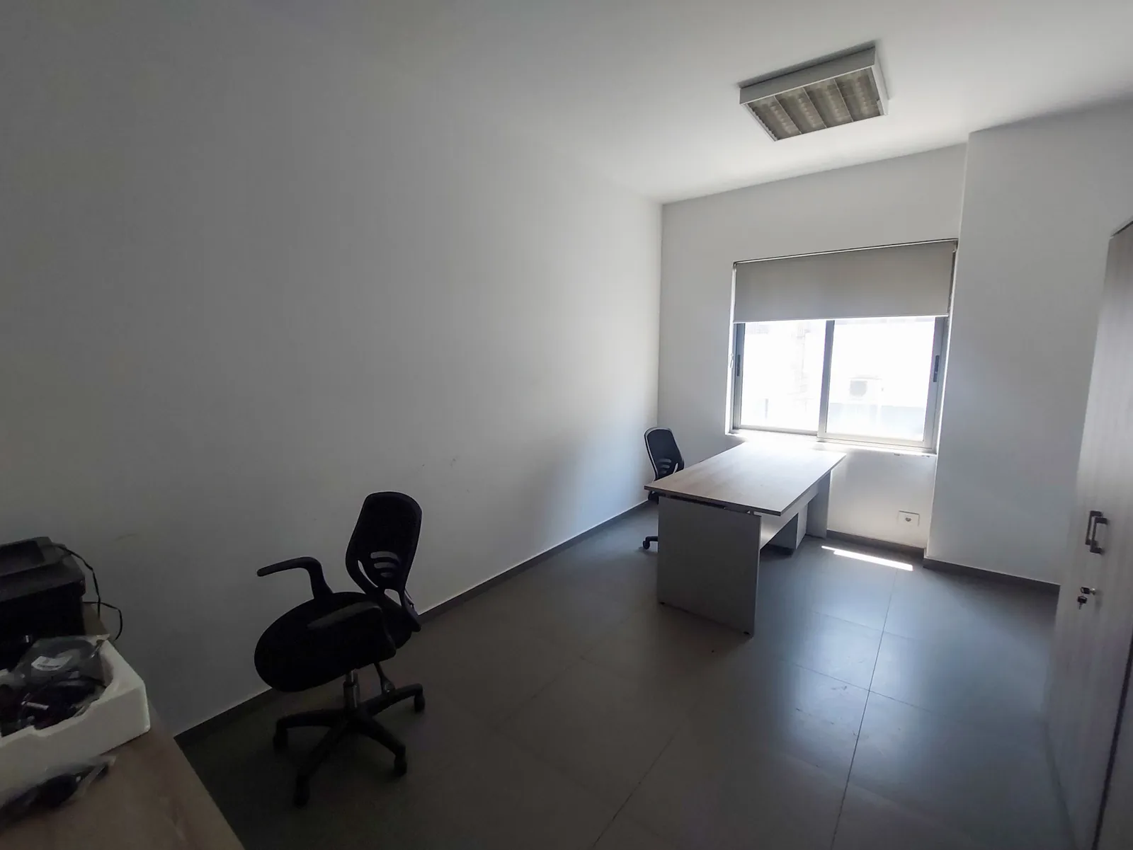 Fully Furnished Office in Dekwaneh, Metn — الصورة 4