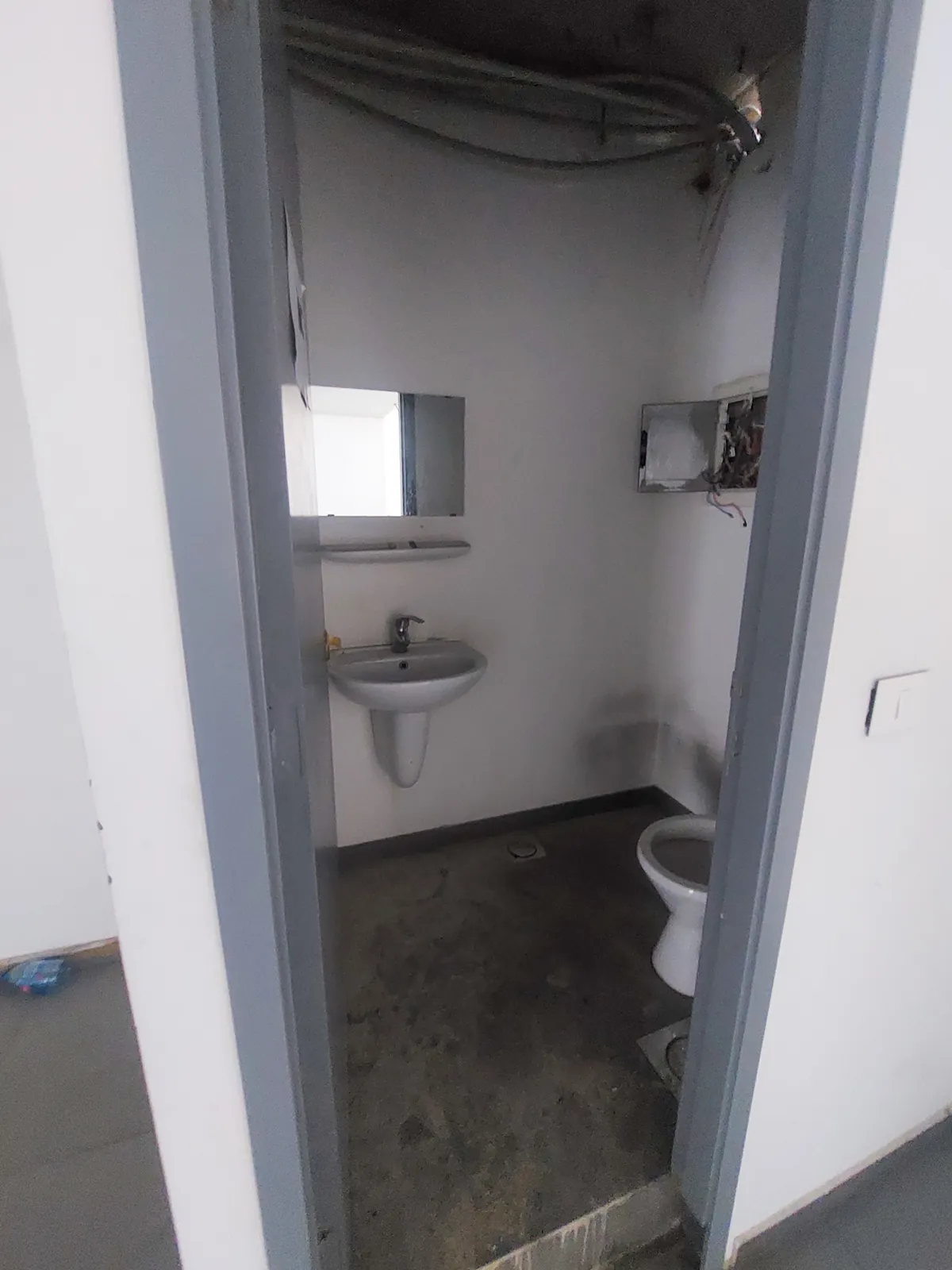 Shop for Rent in Dekwaneh, Metn — photo 4