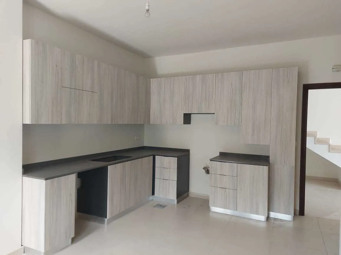 Duplex for Rent in Sahel Alma with Sea & Mountain View — الصورة 3