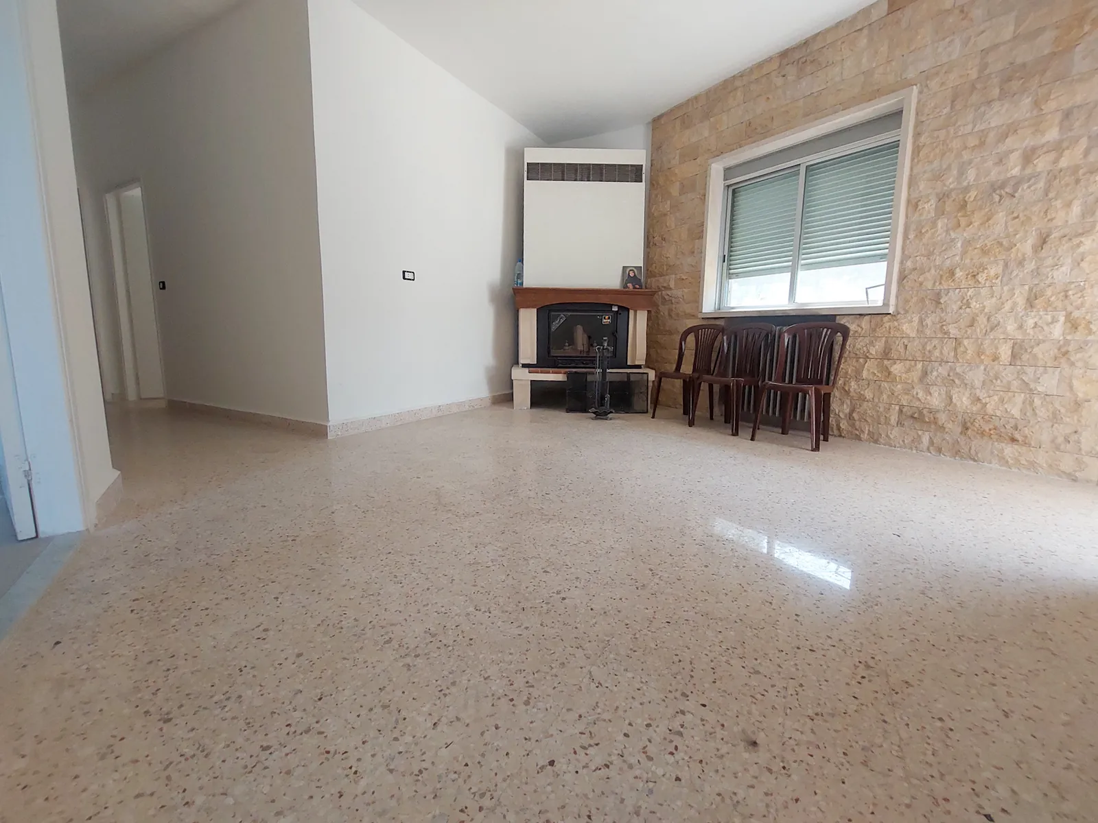 Apartment for Sale or for Rent in Ain Aar, Metn