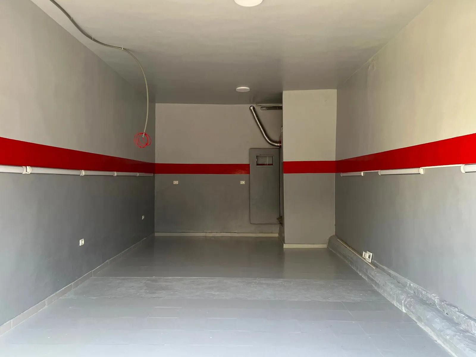Prime Location Shop for Rent in Bauchrieh, Metn — photo 1