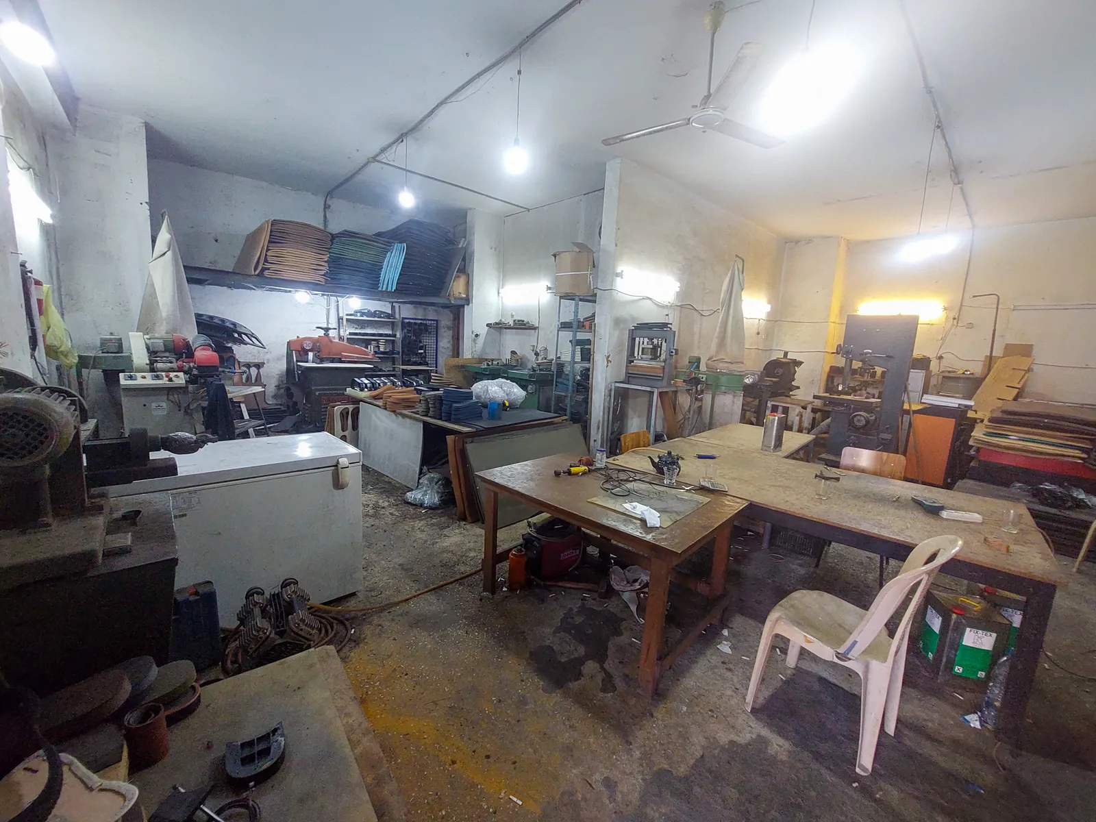 Warehouse in Dekwaneh, Metn