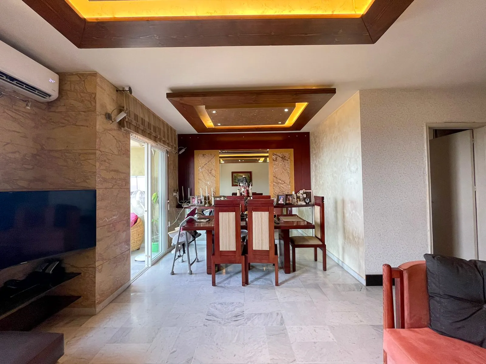 Furnished Apartment in Dbayeh, Metn — الصورة 3