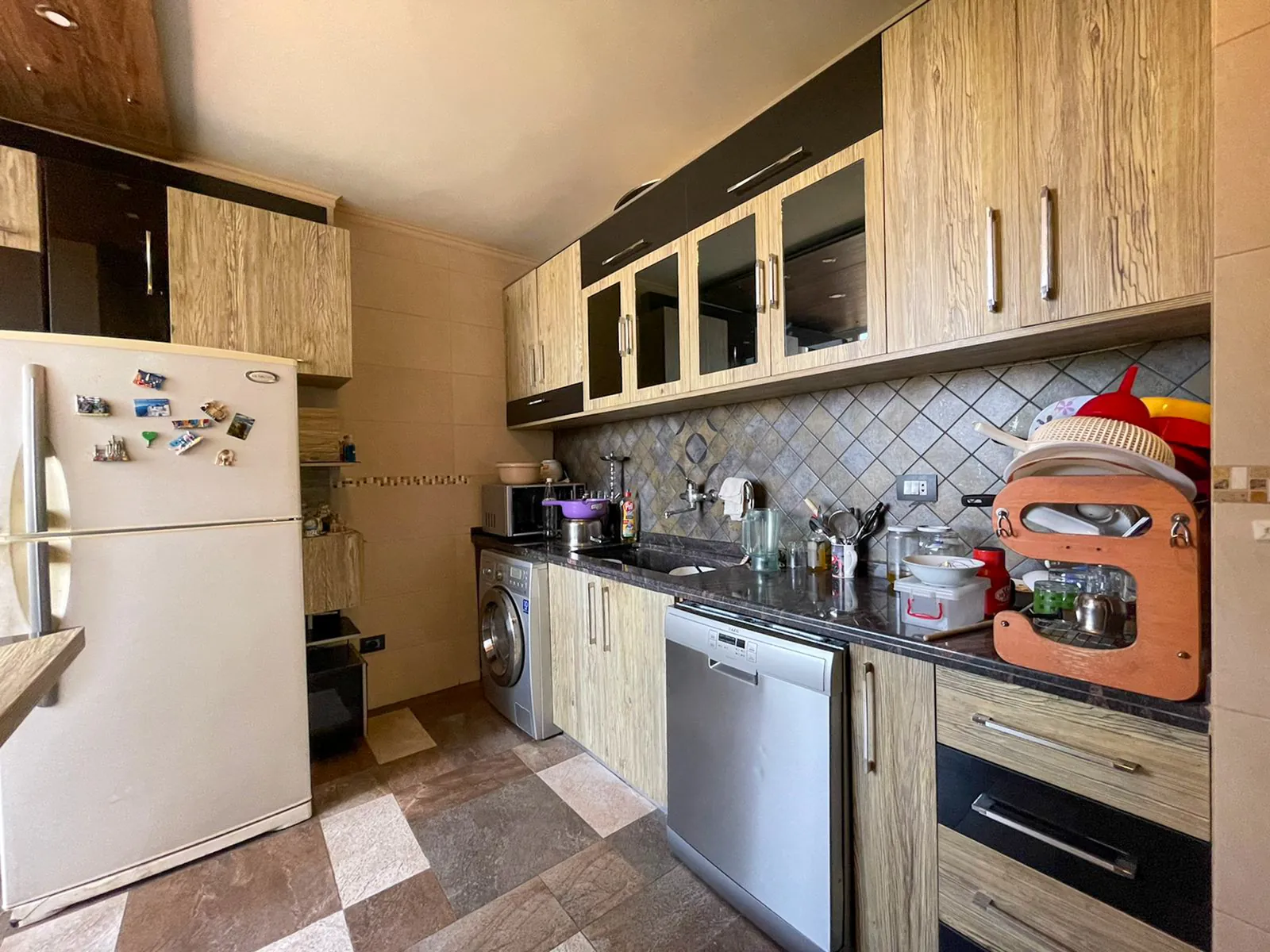 Furnished Apartment in Dbayeh, Metn — الصورة 4