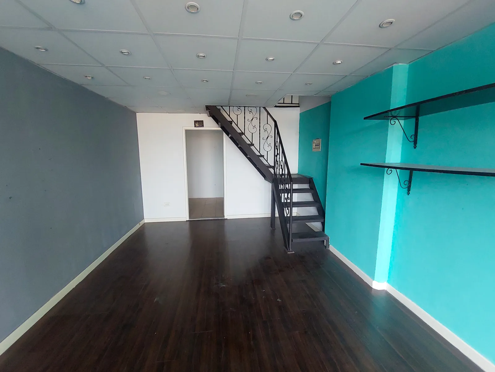 Shop for Rent in Mazraat Yachouh, Metn