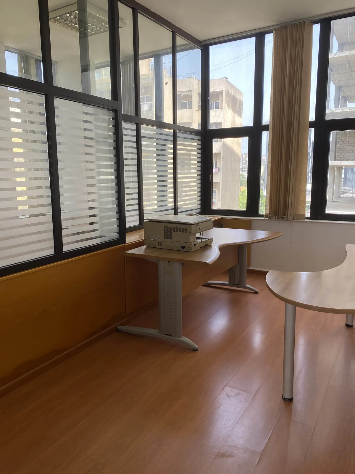Prime Location Office for Rent in Antelias, Metn — الصورة 2