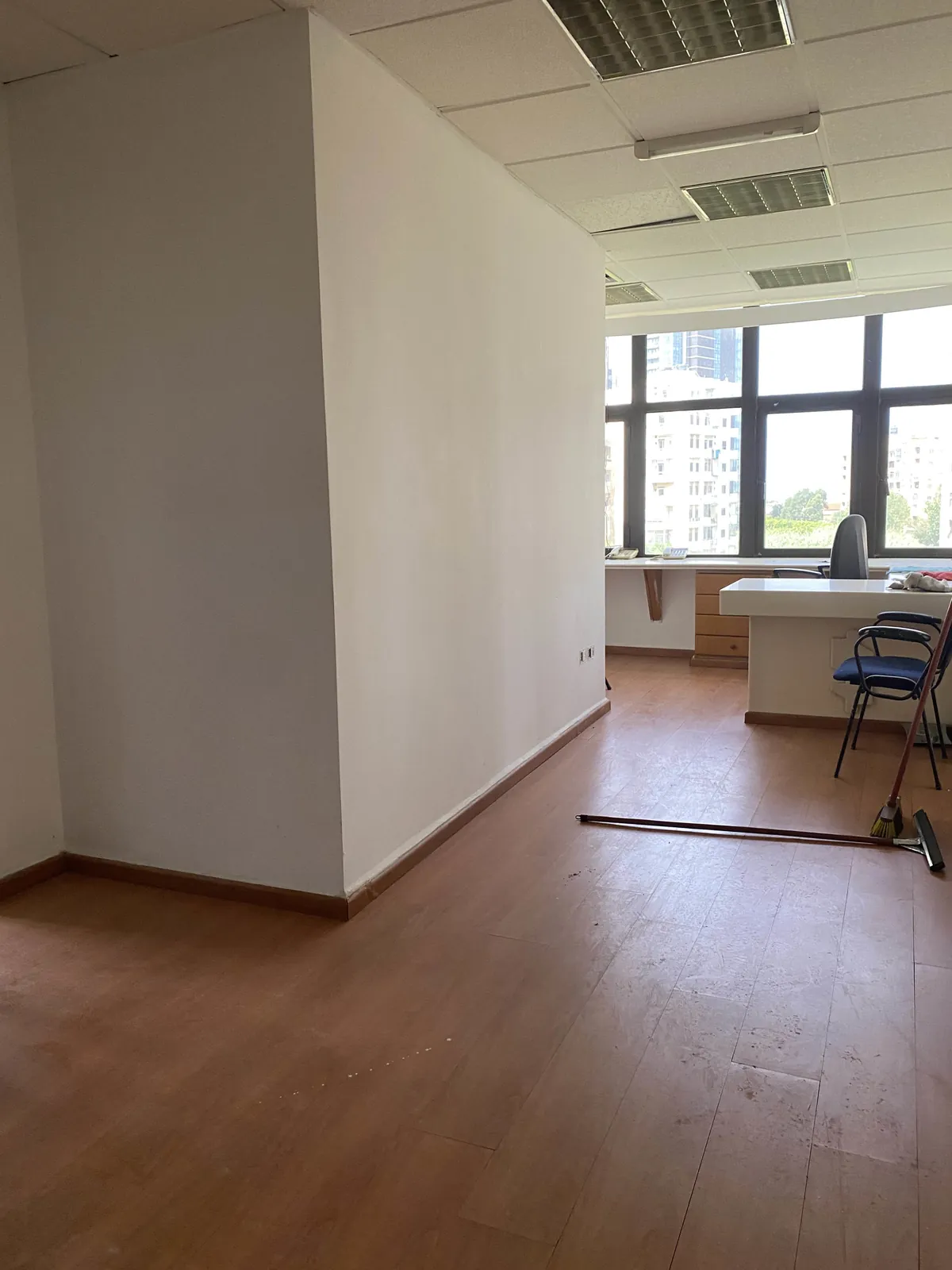 Prime Location Office for Rent in Antelias, Metn — الصورة 3