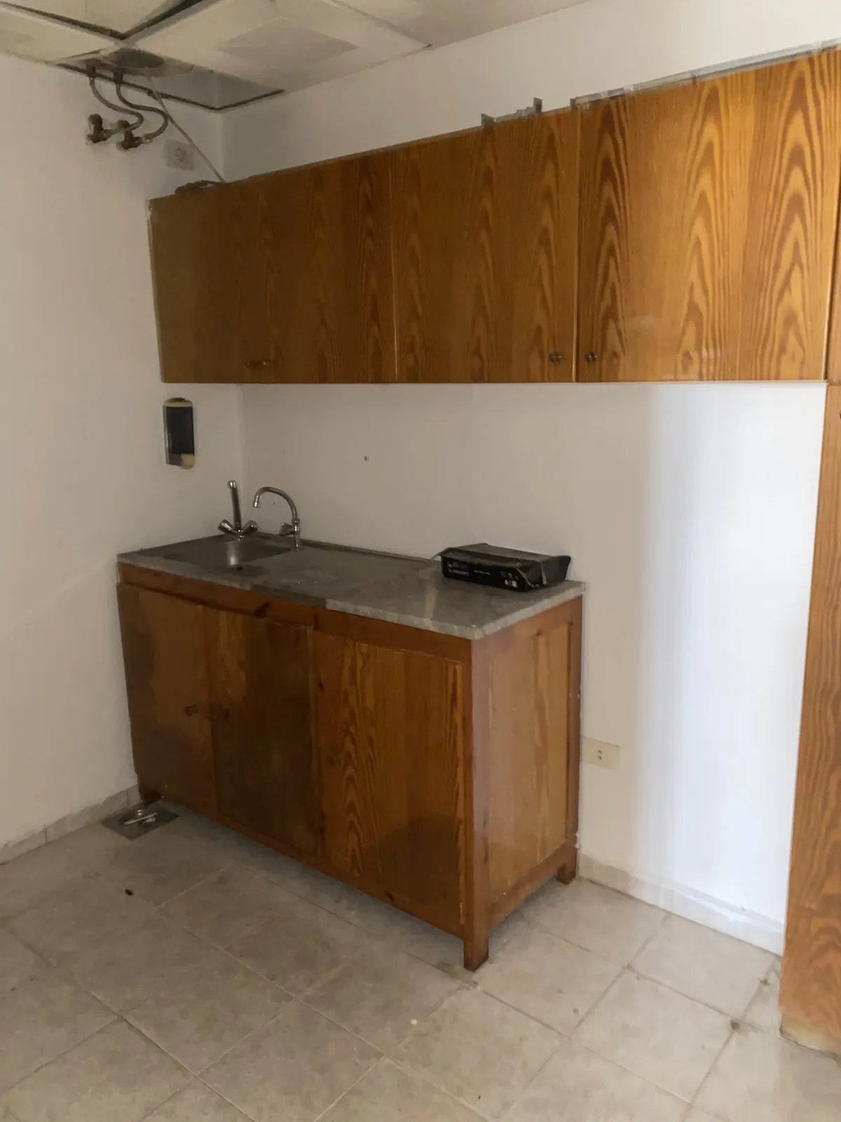 Prime Location Office for Rent in Antelias, Metn — الصورة 4