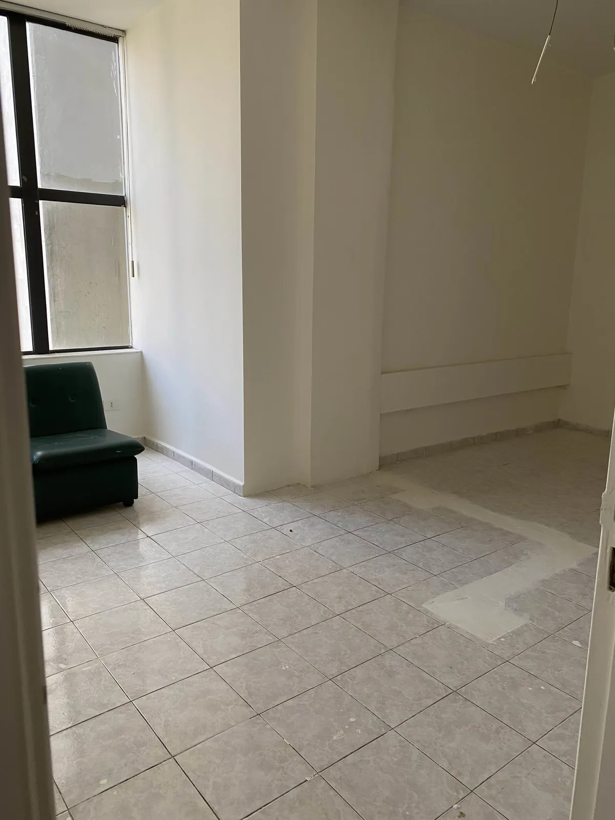 Prime Location Office for Rent in Antelias, Metn — الصورة 5