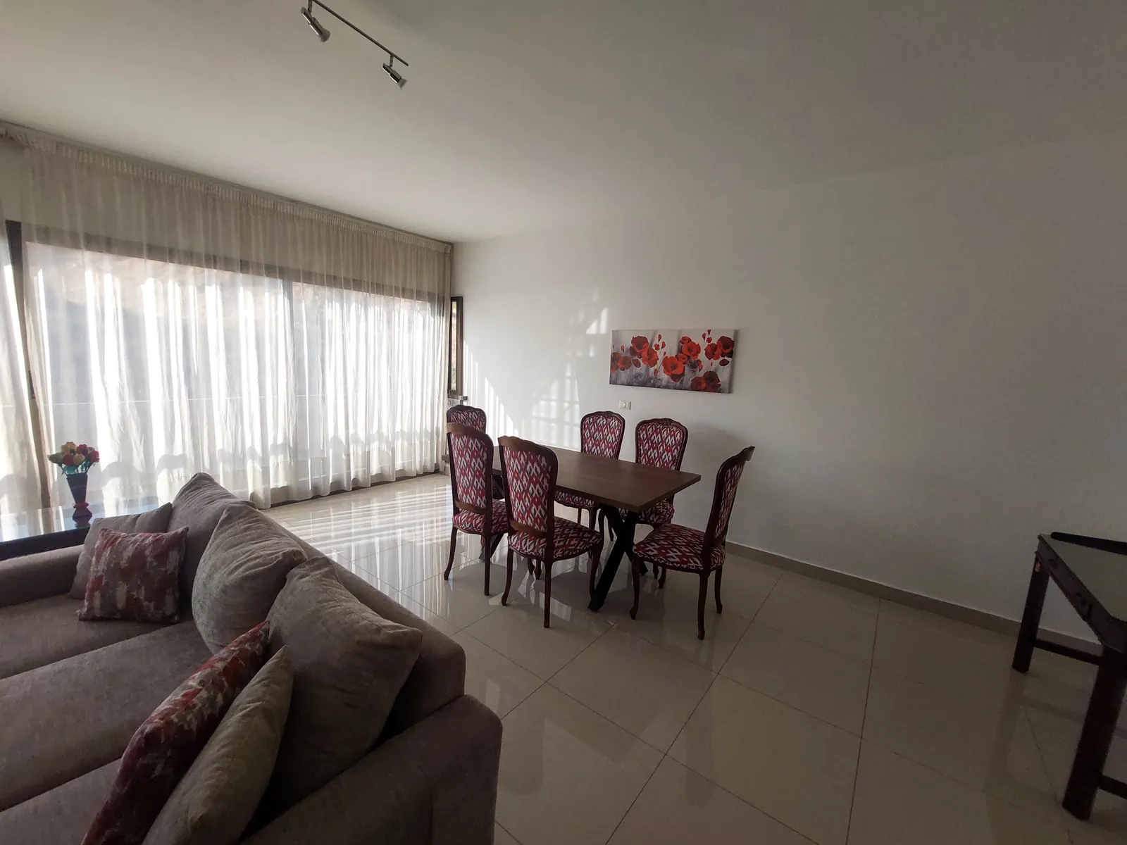 Furnished Apartment for Rent in Dbayeh, Metn with Mountain View — الصورة 3