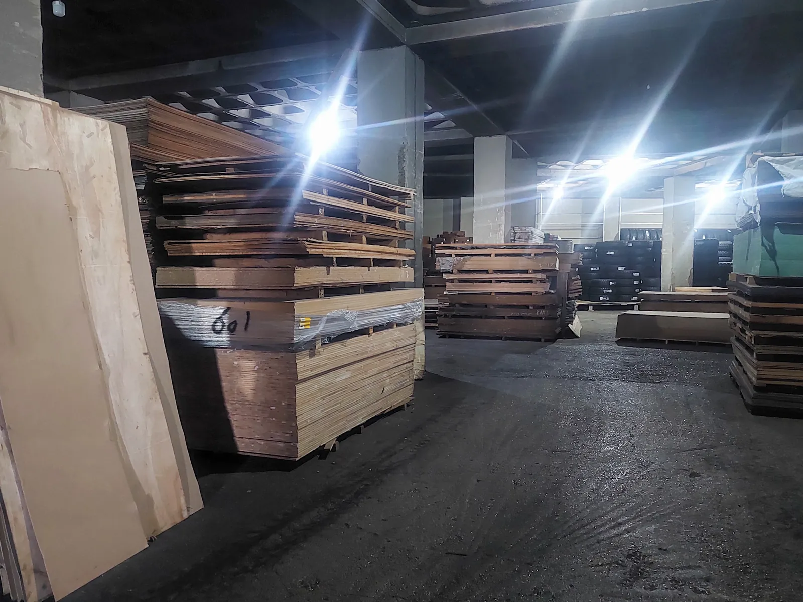 Prime Location Industrial Warehouse for Rent/Sale in Mar Roukoz — الصورة 1