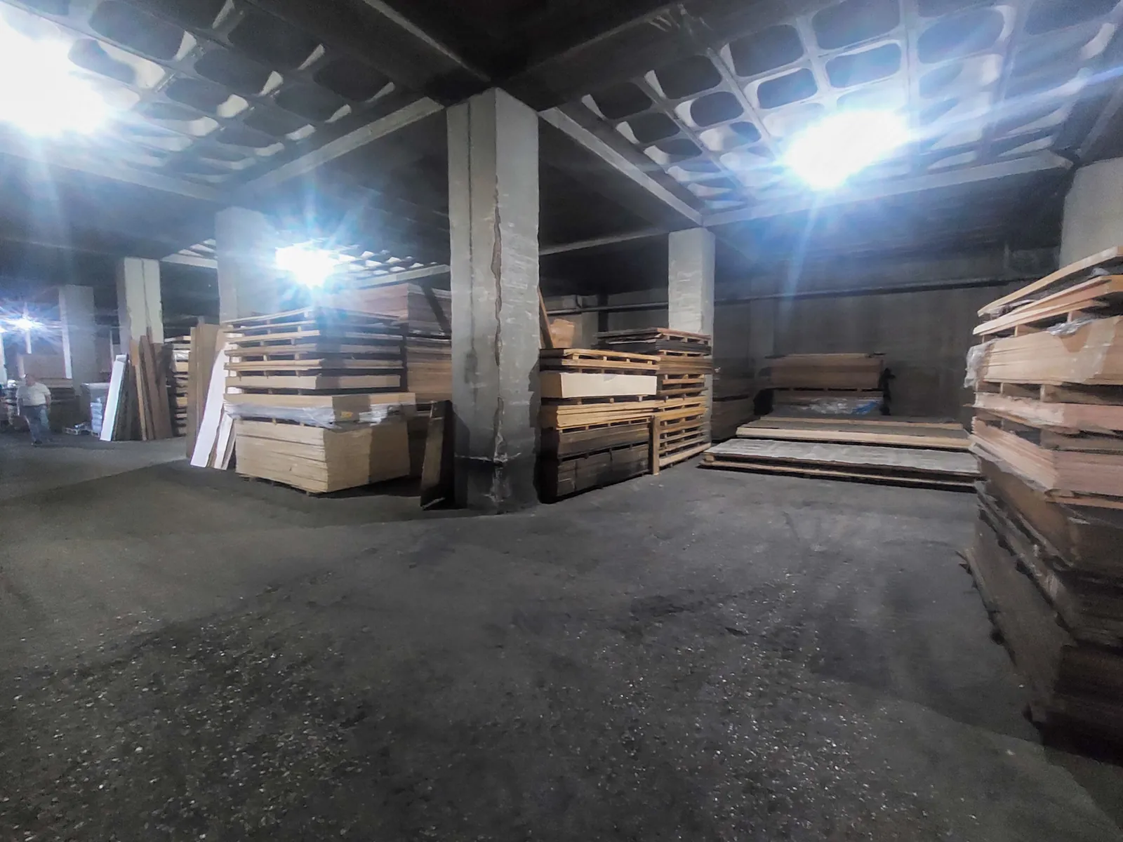 Prime Location Industrial Warehouse for Rent/Sale in Mar Roukoz — الصورة 4