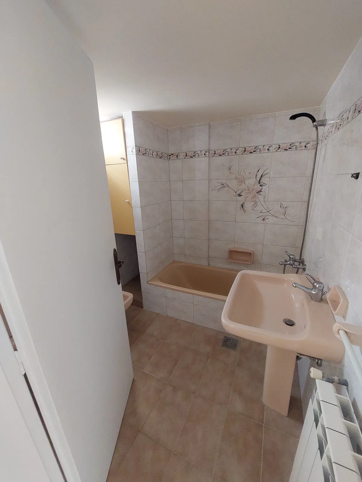 Prime Location Apartment for Rent in Naccache, Metn — الصورة 5