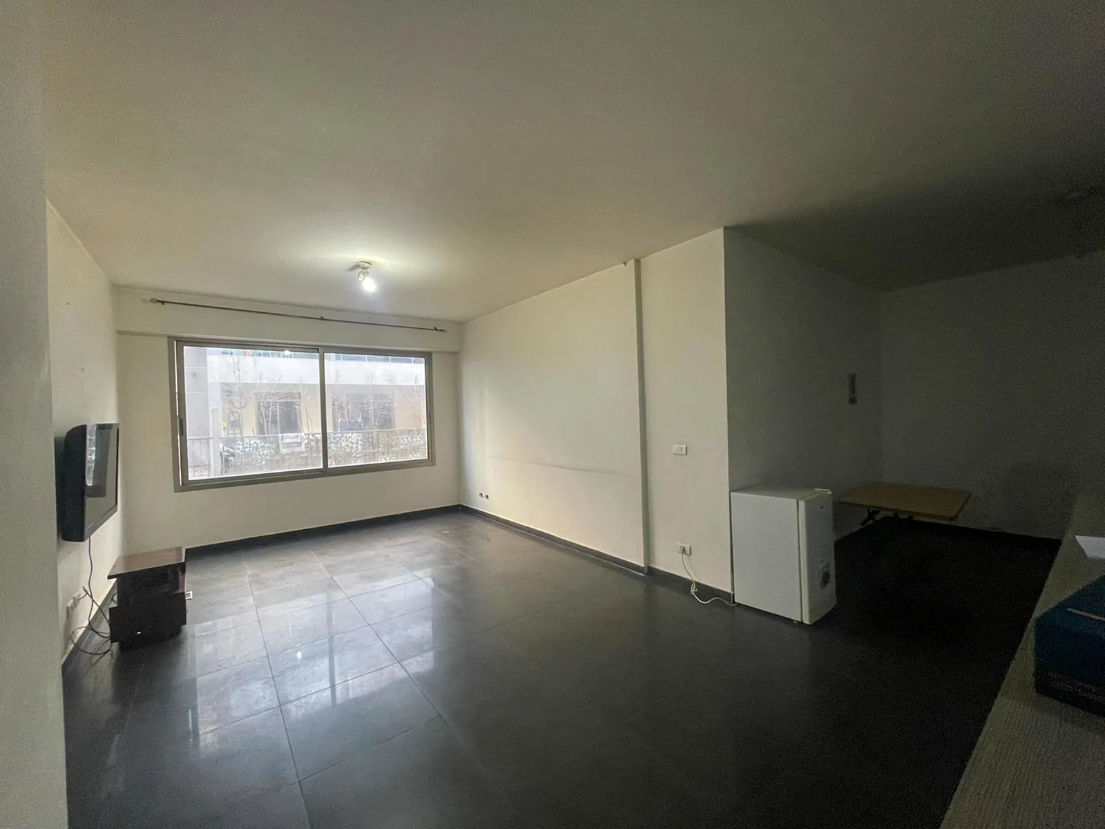 Semi Furnished Apartment for Rent in Dekwaneh, Metn — الصورة 2