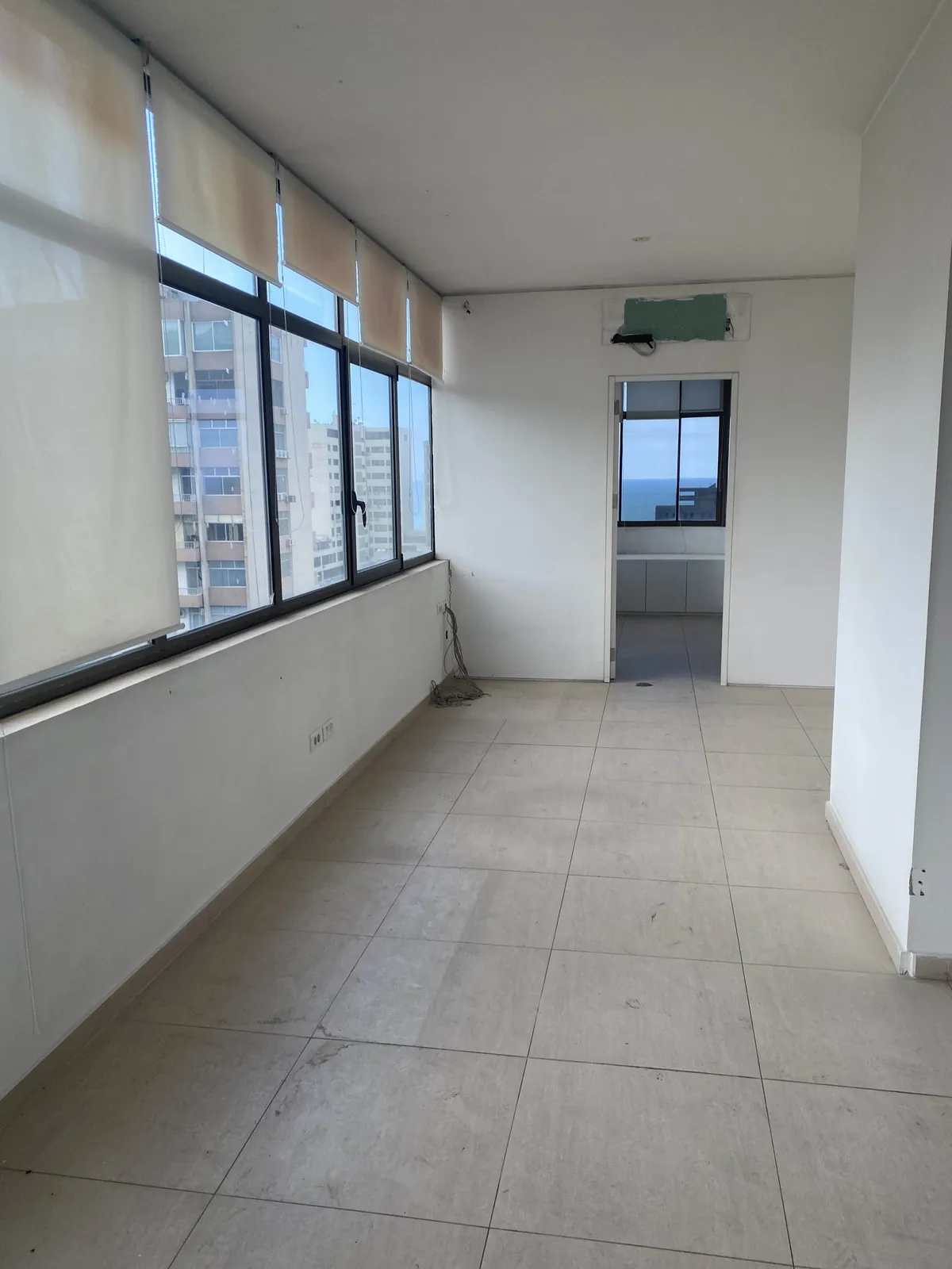 Prime Location Office for Rent in Jal El Dib, Metn — الصورة 3