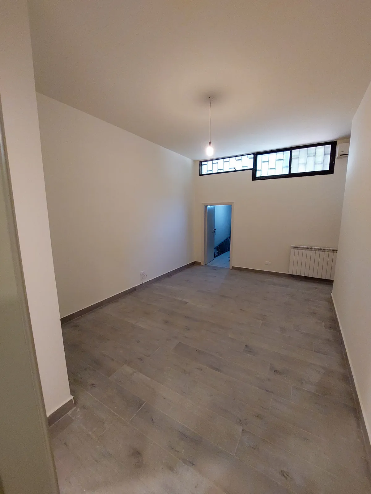 Spacious Apartment in Aoukar, Metn with Terrace — photo 5