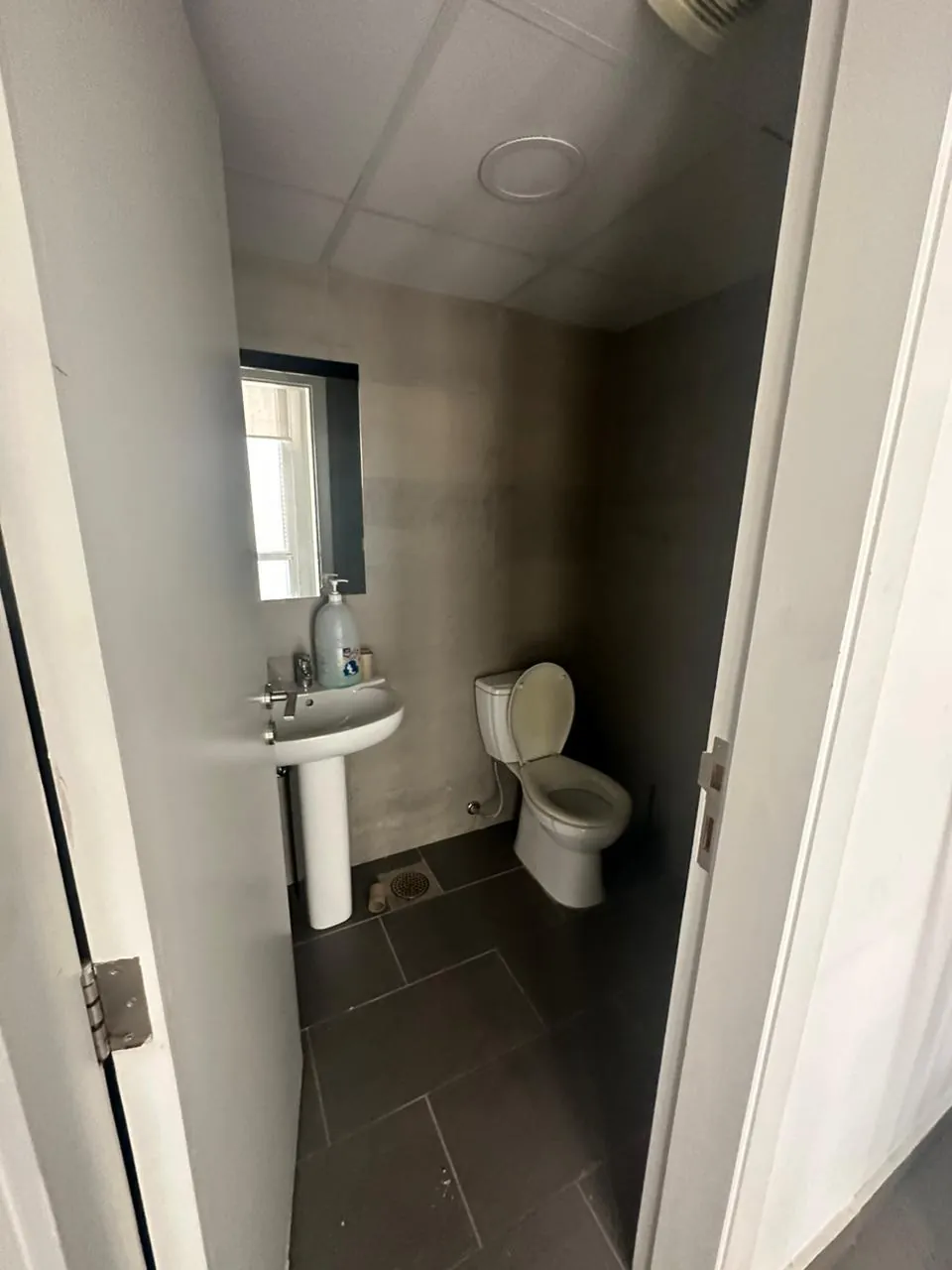 Open Space Office for Rent in Jounieh, Keserwan — الصورة 3