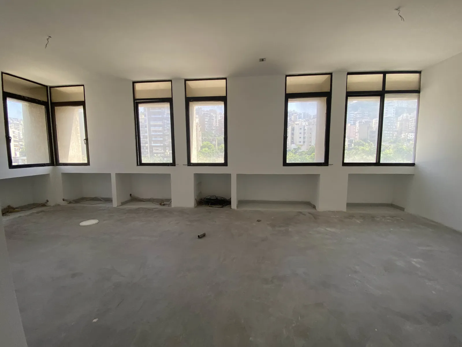 Prime Location Office for Sale or for Rent in Jal El Dib, Metn — الصورة 1
