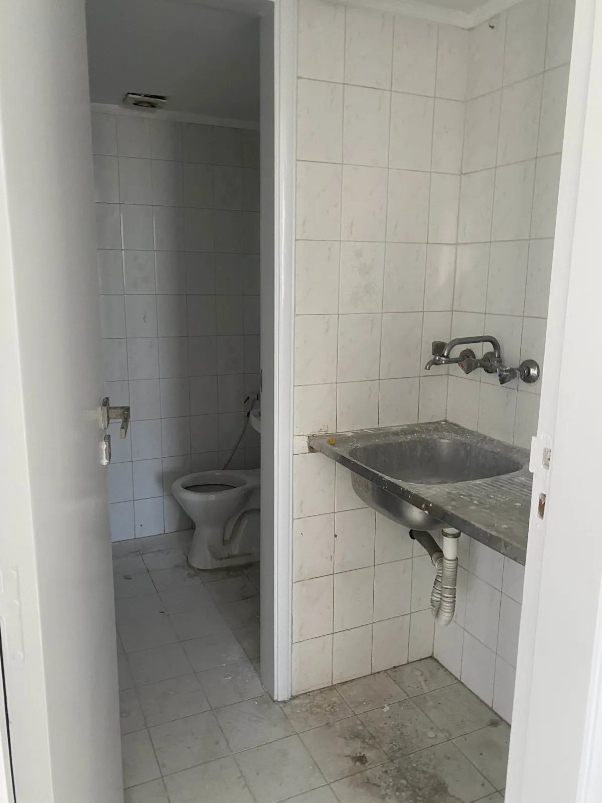 Prime Location Office for Sale or for Rent in Jal El Dib, Metn — الصورة 4