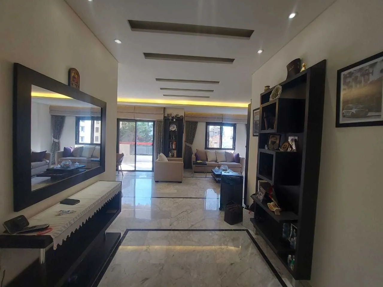 Furnished Apartment for Rent in Haret Sakher with View — الصورة 2