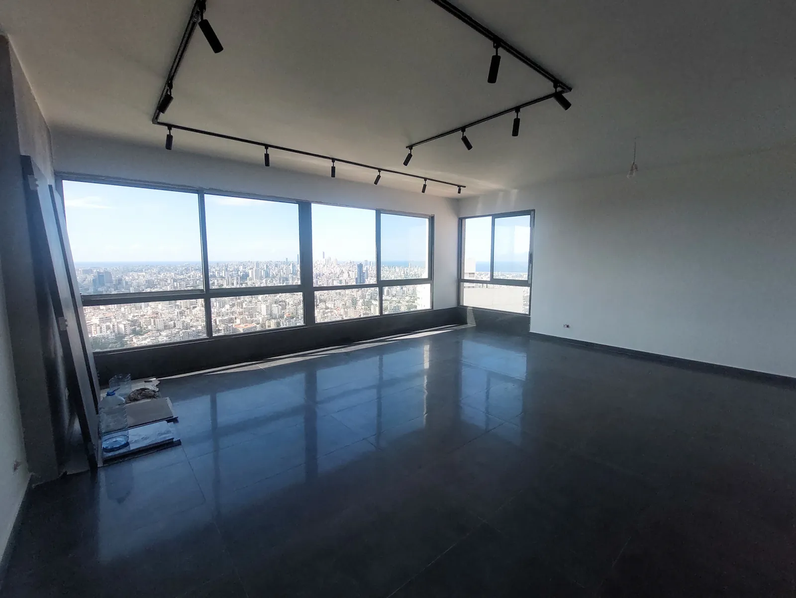 Apartment for Rent in Mar Roukoz, Metn with Sea and Mountain View — الصورة 1