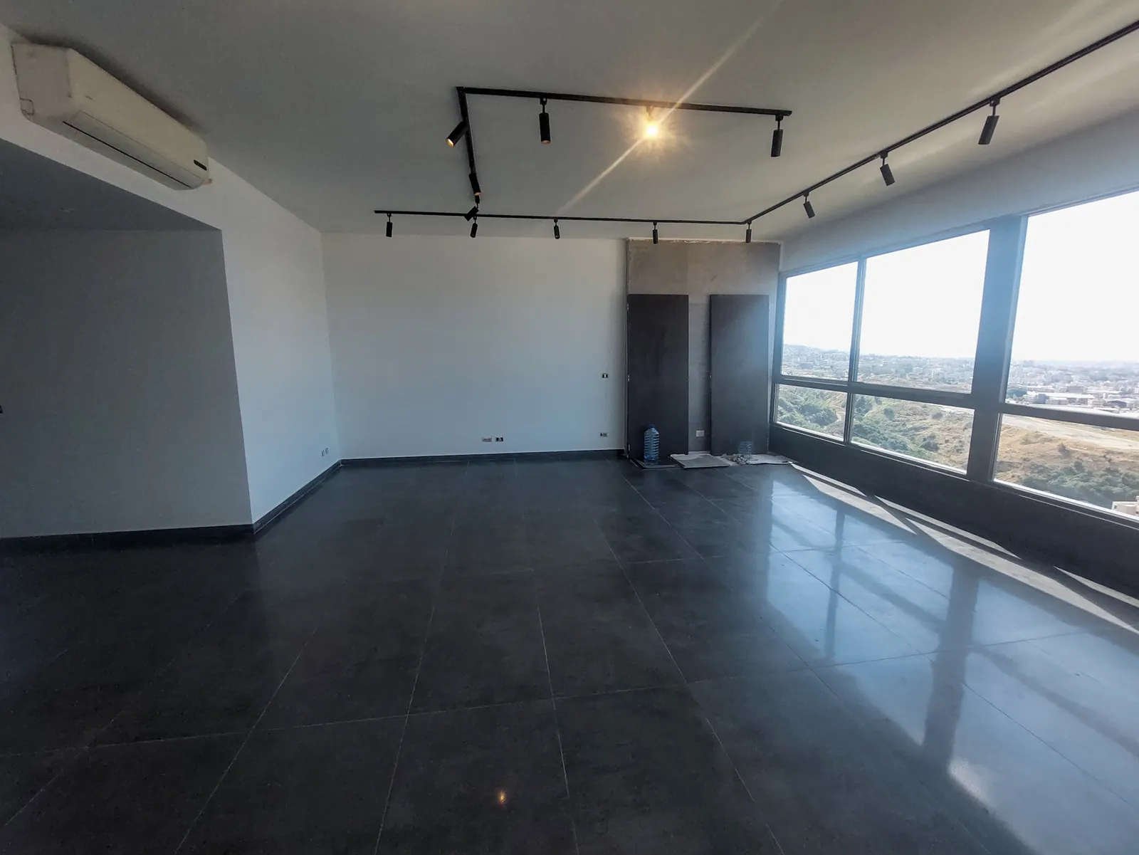 Apartment for Rent in Mar Roukoz, Metn with Sea and Mountain View — الصورة 3