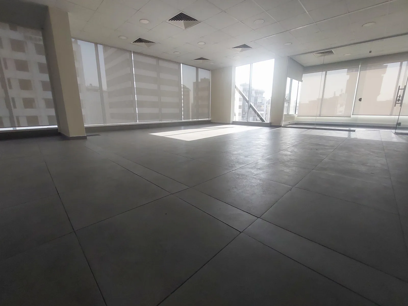 Prime Location Office for Rent in Bauchrieh, Metn — الصورة 5