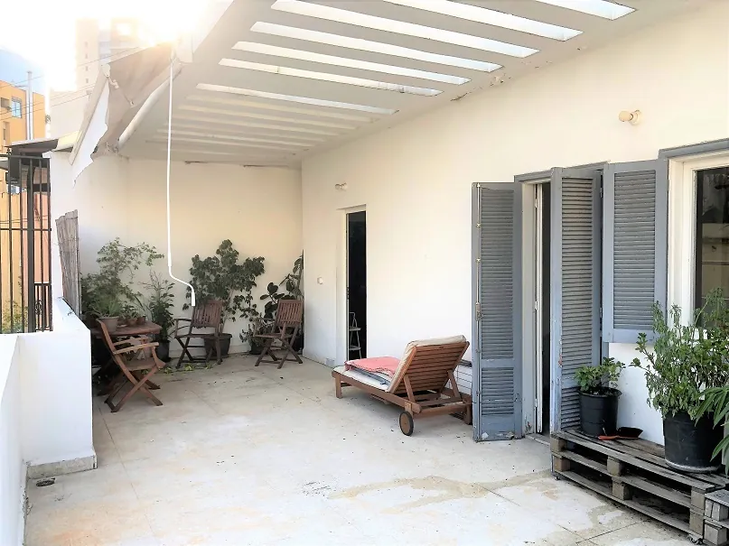 Furnished Apartment for Rent in Achrafieh, Beirut with City View — الصورة 1