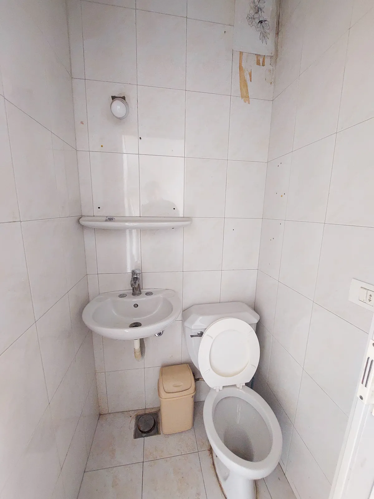 Prime Location Shop for Rent in Beit El Chaar, Metn — الصورة 3