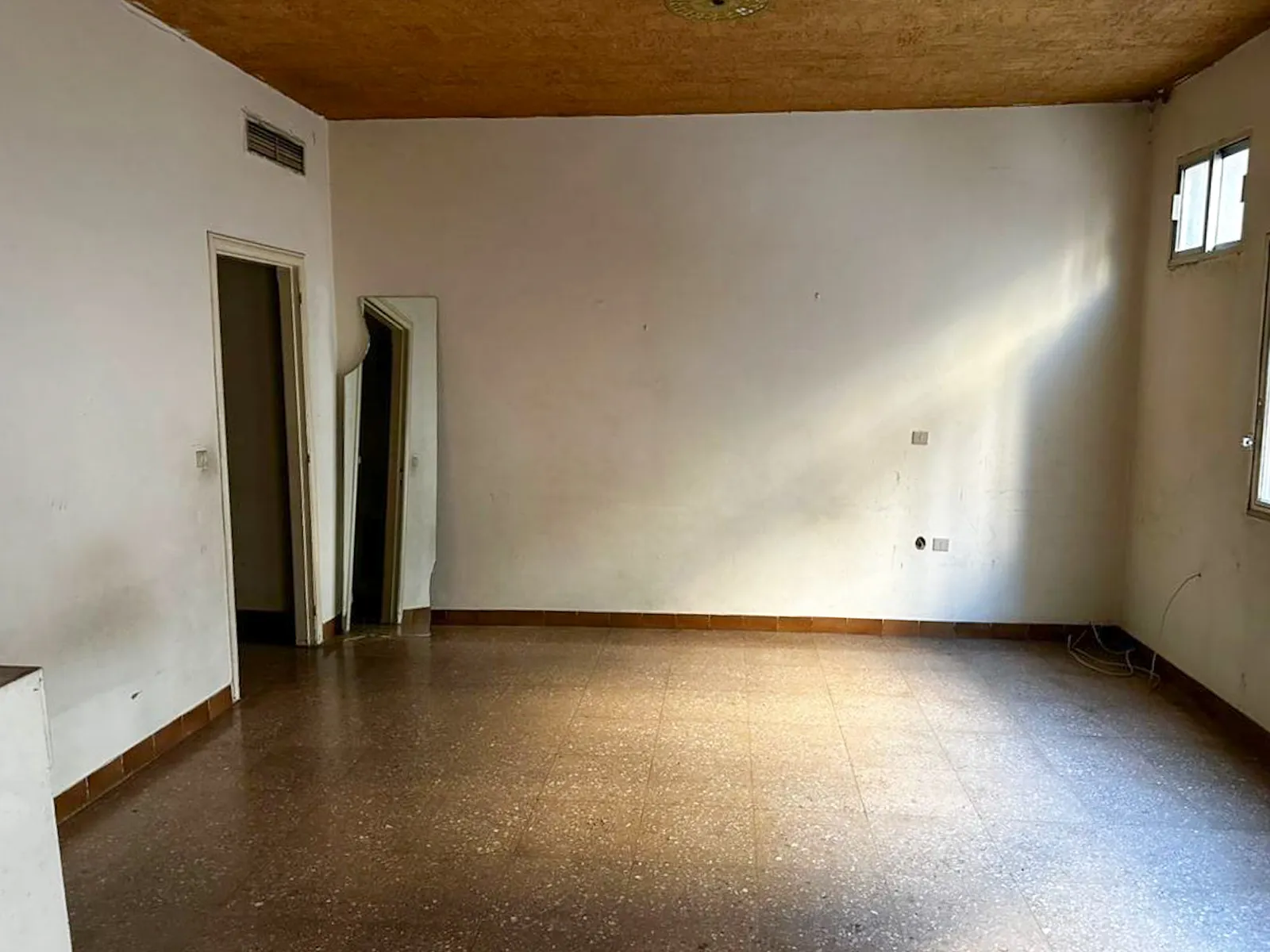 Prime Location Apartment in Dekwaneh, Metn