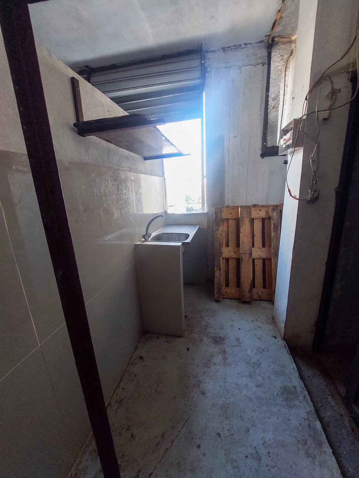 Industrial Warehouse for Rent in Dekwaneh, Metn — الصورة 3