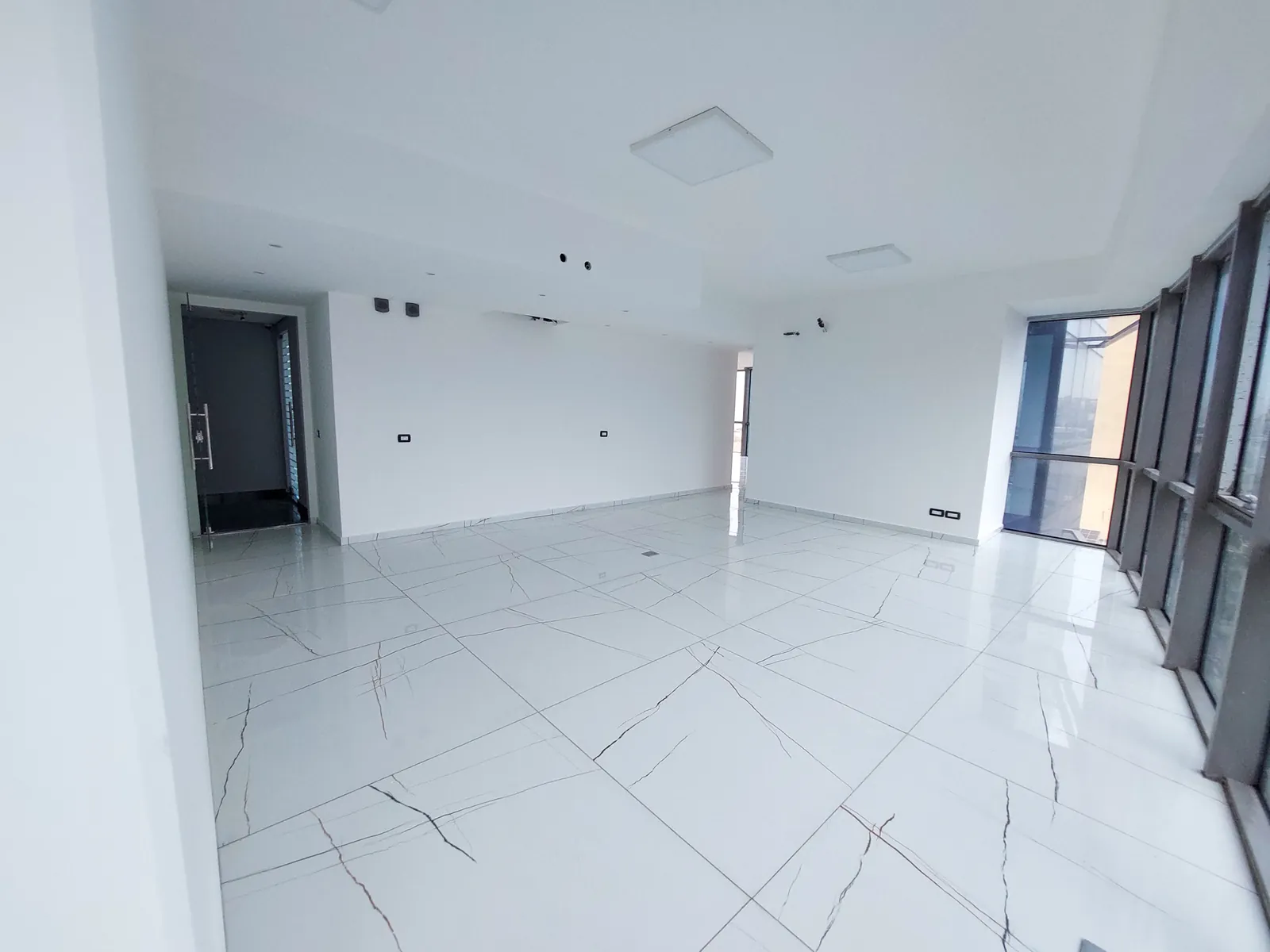 Prime Location New Office in Dbayeh, Metn — الصورة 4