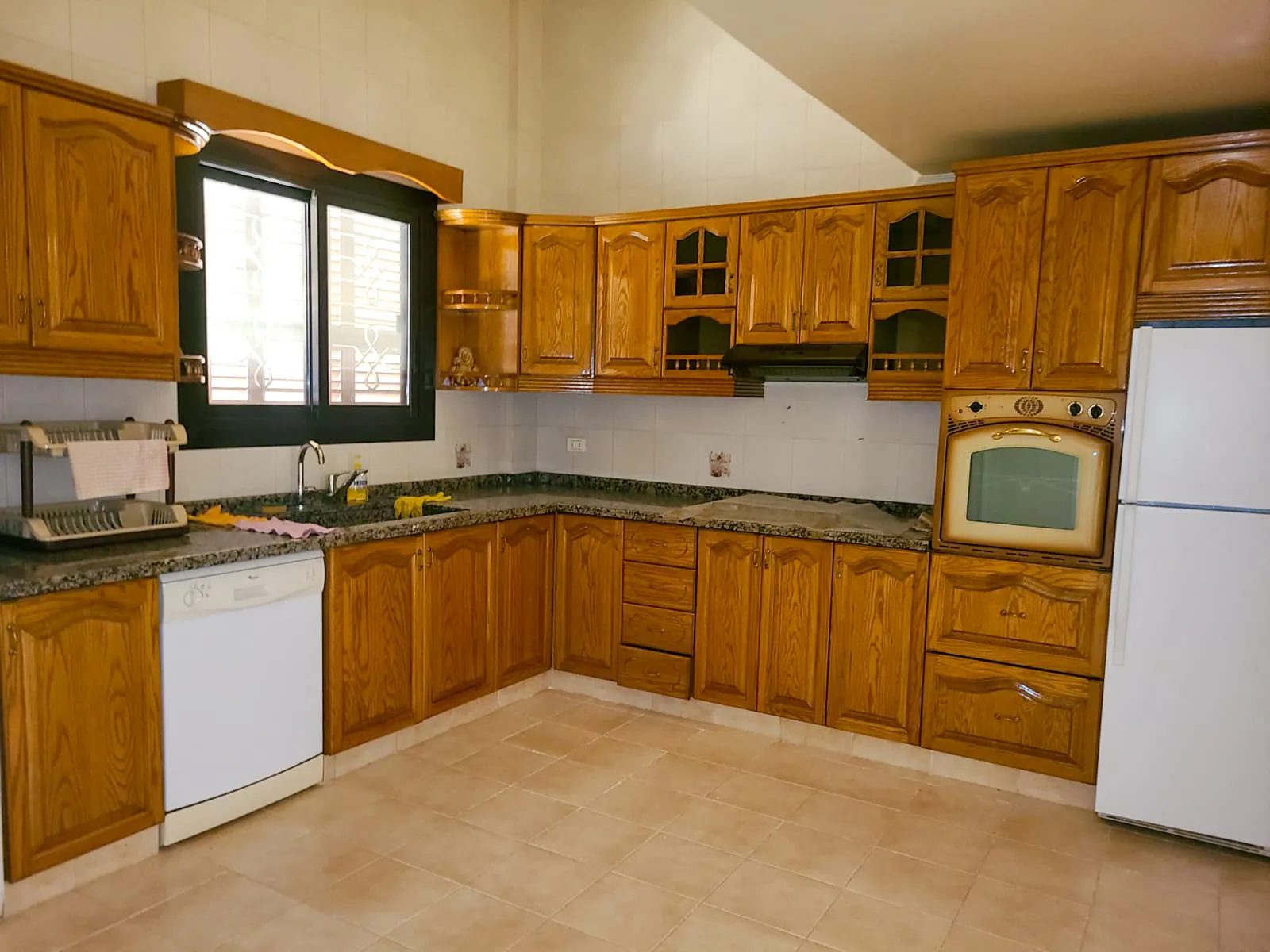 Independent House in Elissar, Metn with Terrace — الصورة 3