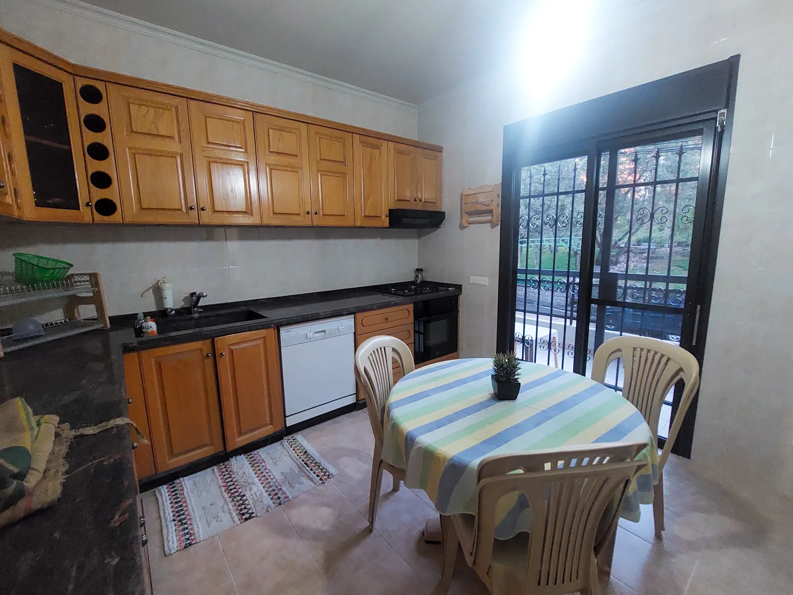 Furnished Apartment for Rent in Mazraat Yachouh, Metn with Sea View — الصورة 5