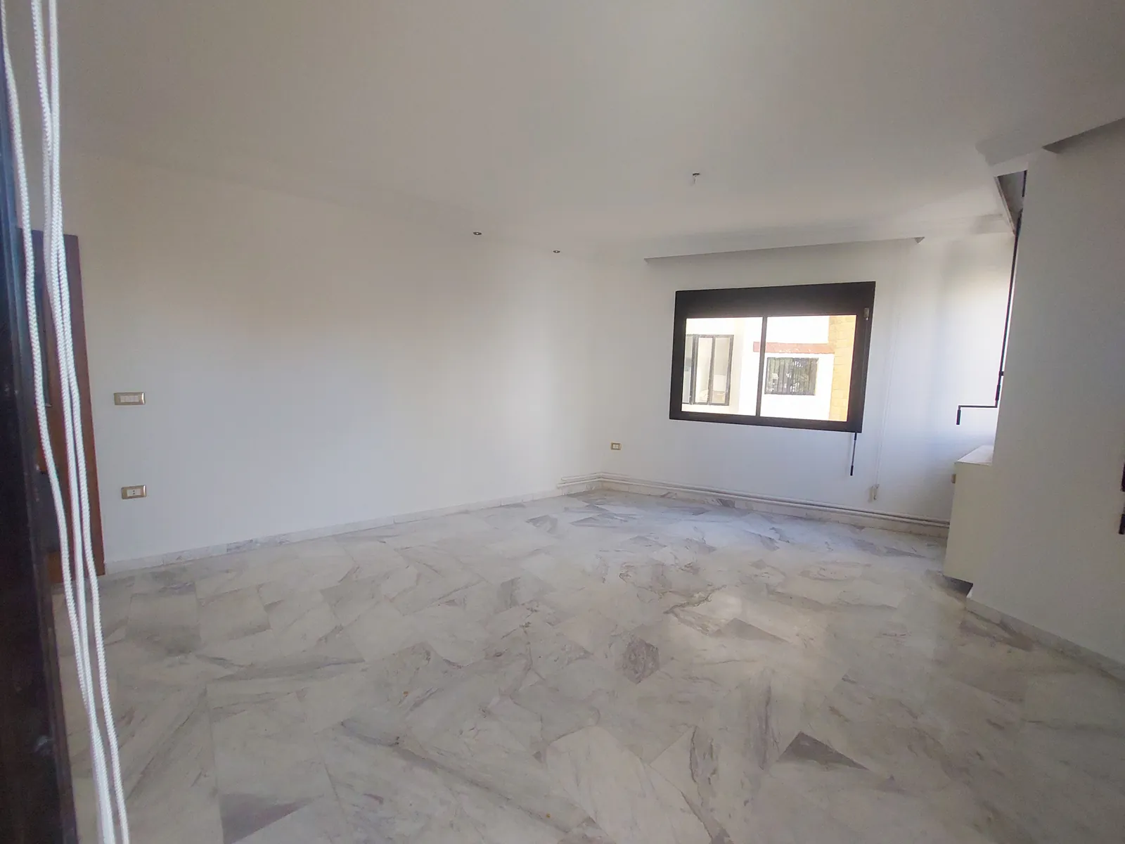 Prime Location Apartment in Beit El Chaar, Metn with Terrace — الصورة 3