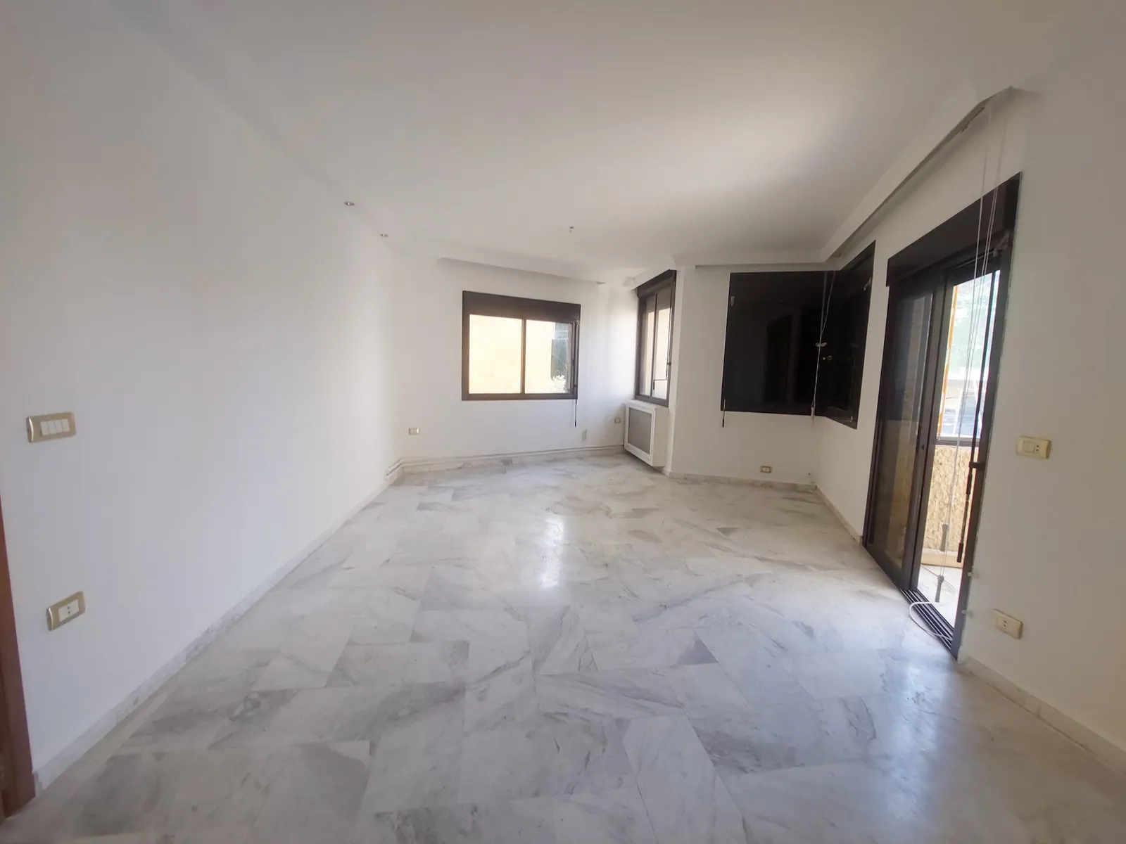 Prime Location Apartment in Beit El Chaar, Metn with Terrace — الصورة 4