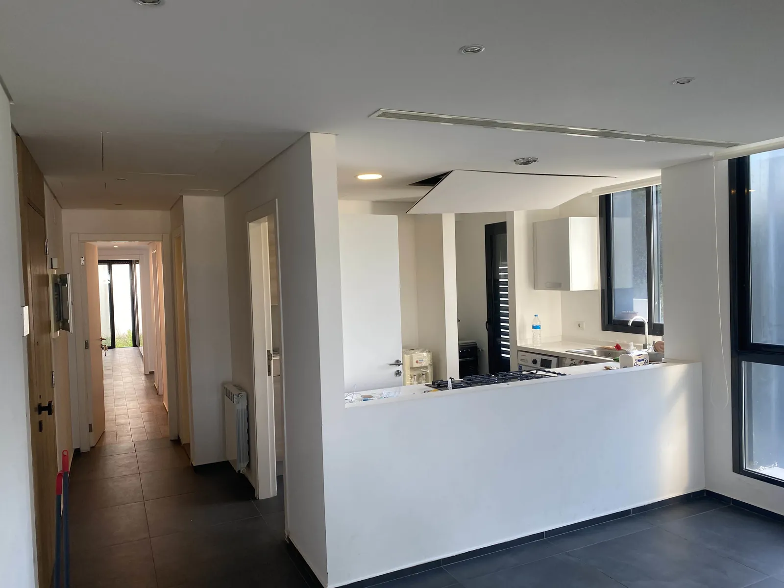 Semi-Furnished Apartment in Bkennaya, Metn — الصورة 2