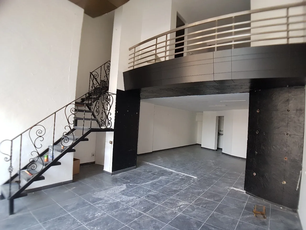 High-end Shop in Haret Sakher, Keserwan