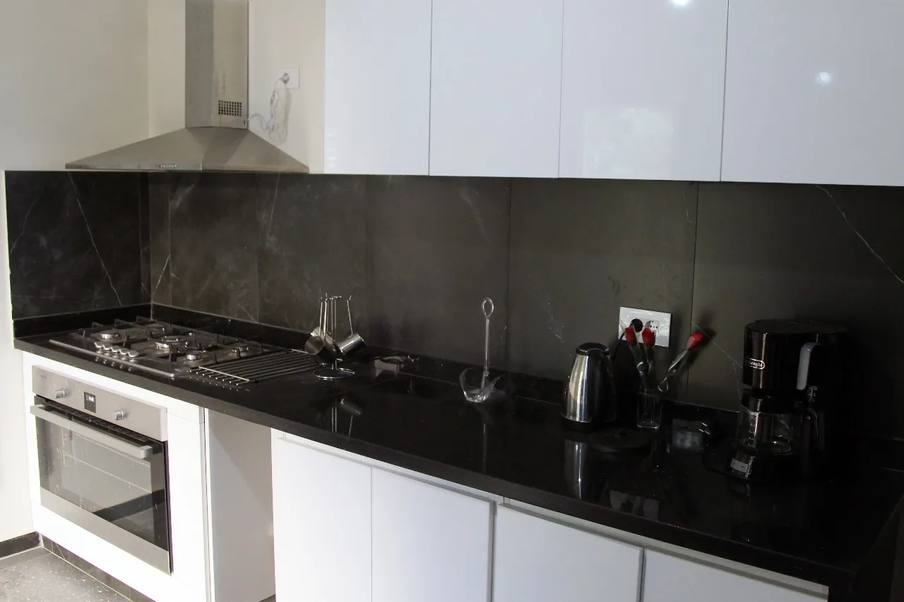 Furnished Apartment in Ballouneh with Sea and Mountain View — الصورة 5