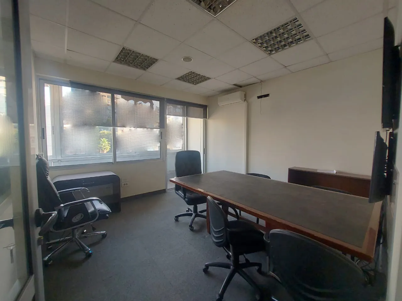 Fully Furnished for Rent Office in Zouk Mosbeh , Keserwan — الصورة 4