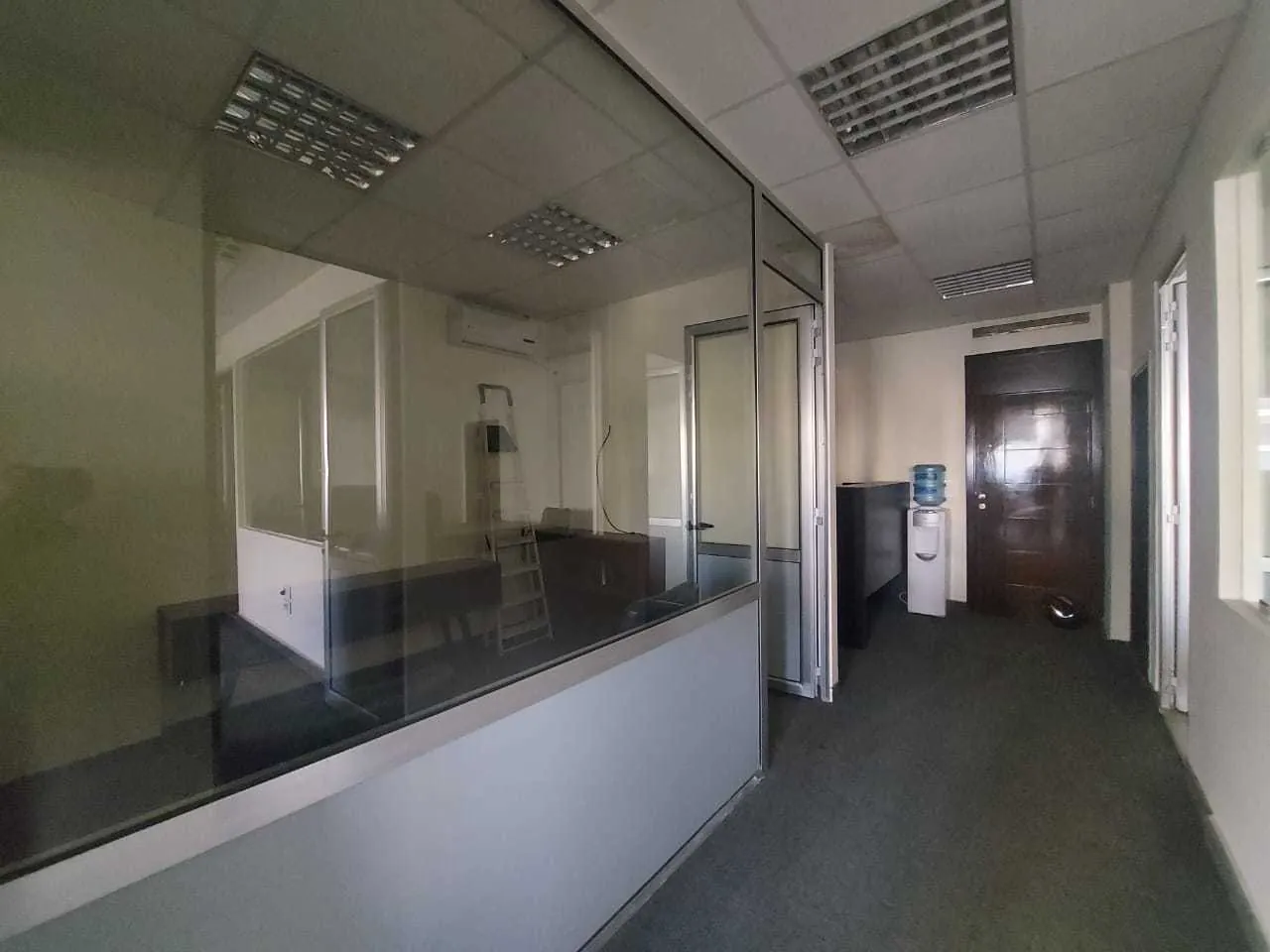 Fully Furnished for Rent Office in Zouk Mosbeh , Keserwan — الصورة 5