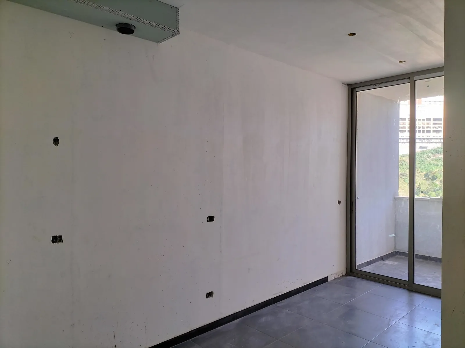 Payment Facilities- Apartment in Hazmieh with Mountain View — photo 2