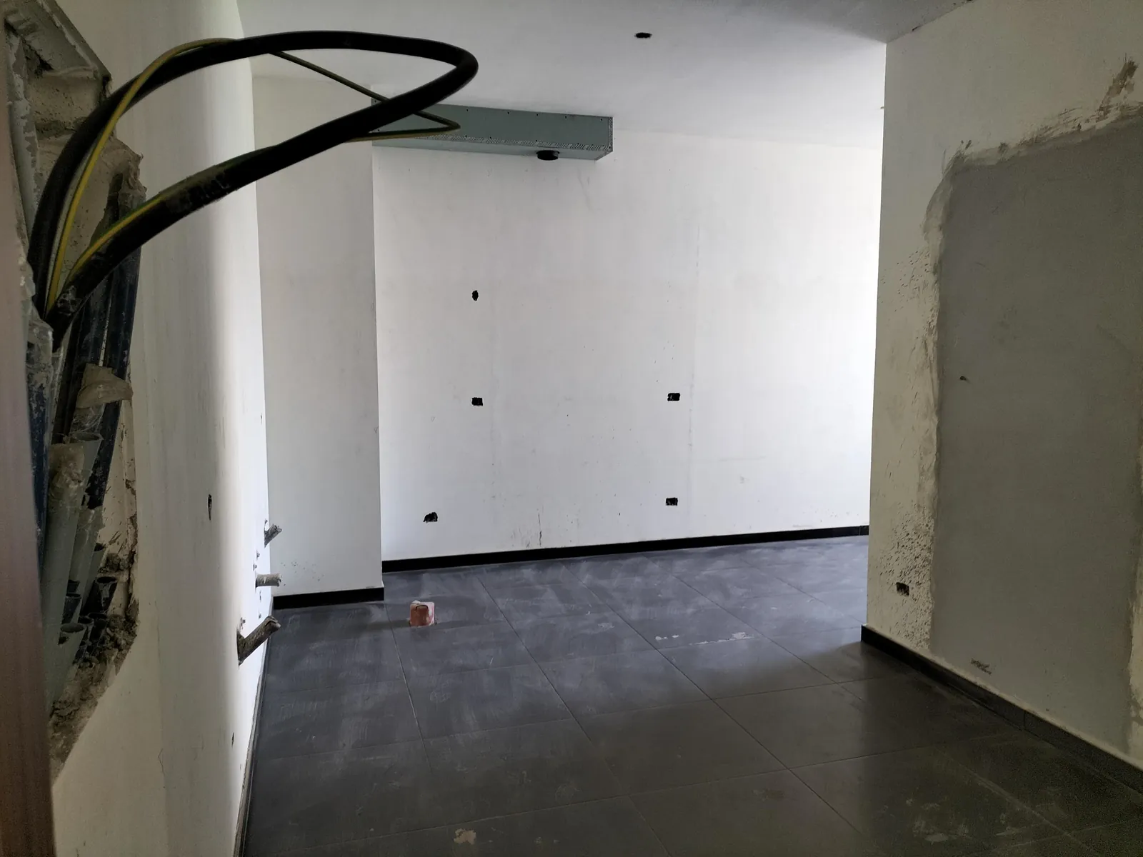 Payment Facilities- Apartment in Hazmieh with Mountain View — photo 3