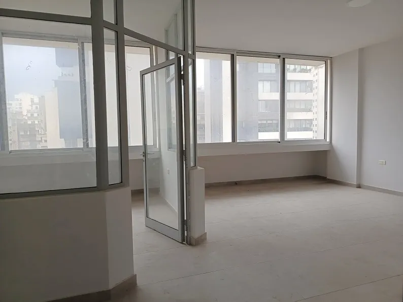Prime Location Office in Achrafieh, Beirut — الصورة 4