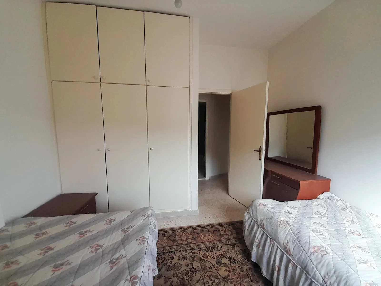 Semi-Furnished Apartment in Chouaiyya, Metn with Mountain View — الصورة 4