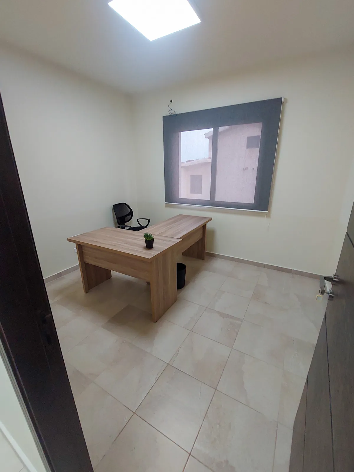 Prime Location Office for Rent in Aoukar, Metn — الصورة 3