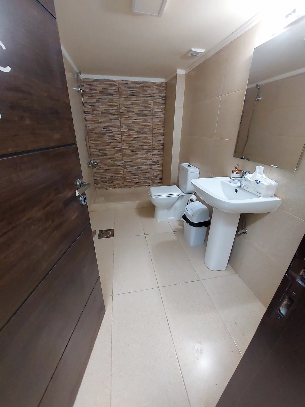 Prime Location Office for Rent in Aoukar, Metn — الصورة 5